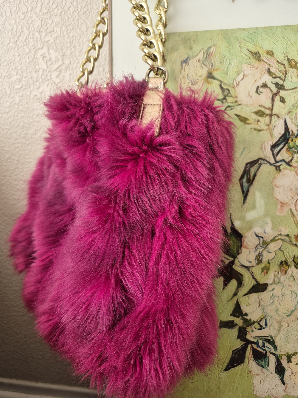 Betsey Johnson Plush Faux Fur Shoulder Bag in Magenta with Gold Chain - Picture 2 of 7